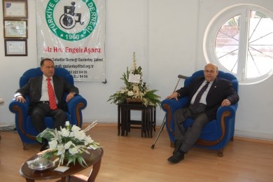 İl Özel İdaresi Genel Sekreteri Yılmaz, TSD Gaziantep subesini Ziyaret Etti 