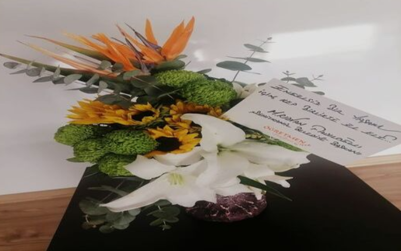  Şehitkamil Belediye Başkanımız Sayın Rıdvan Fadıloğlu'na göndermiş olduğu bu güzel çiçekler için sonsuz teşekkürlerimizi sunuyoruz.